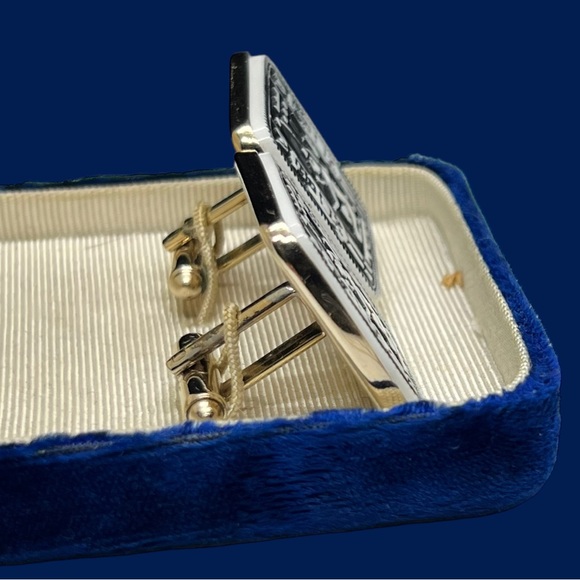 Vintage Unisex Egyptian Hieroglyphic Scene Black White Toggle Back Cufflinks - Picture 3 of 13